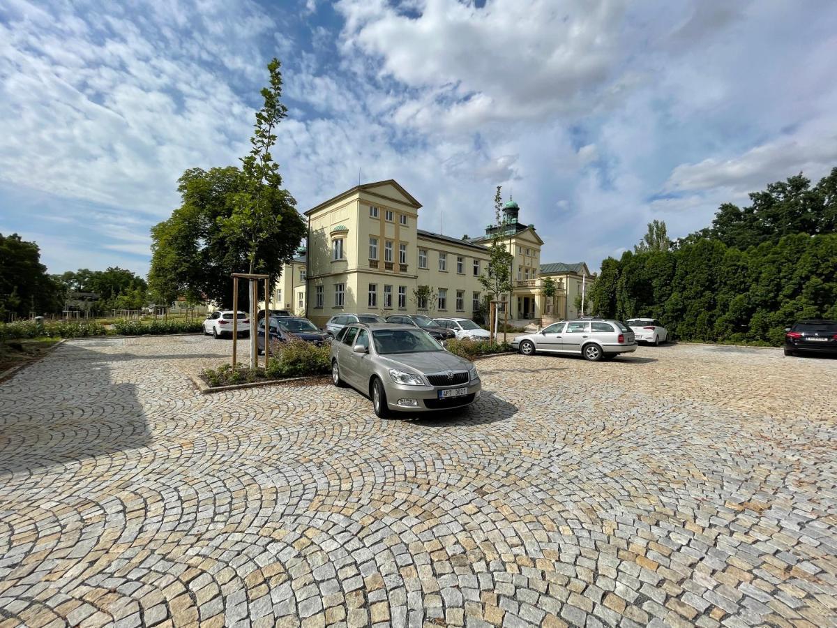 Hotel Zamecek Podebrady Exterior photo