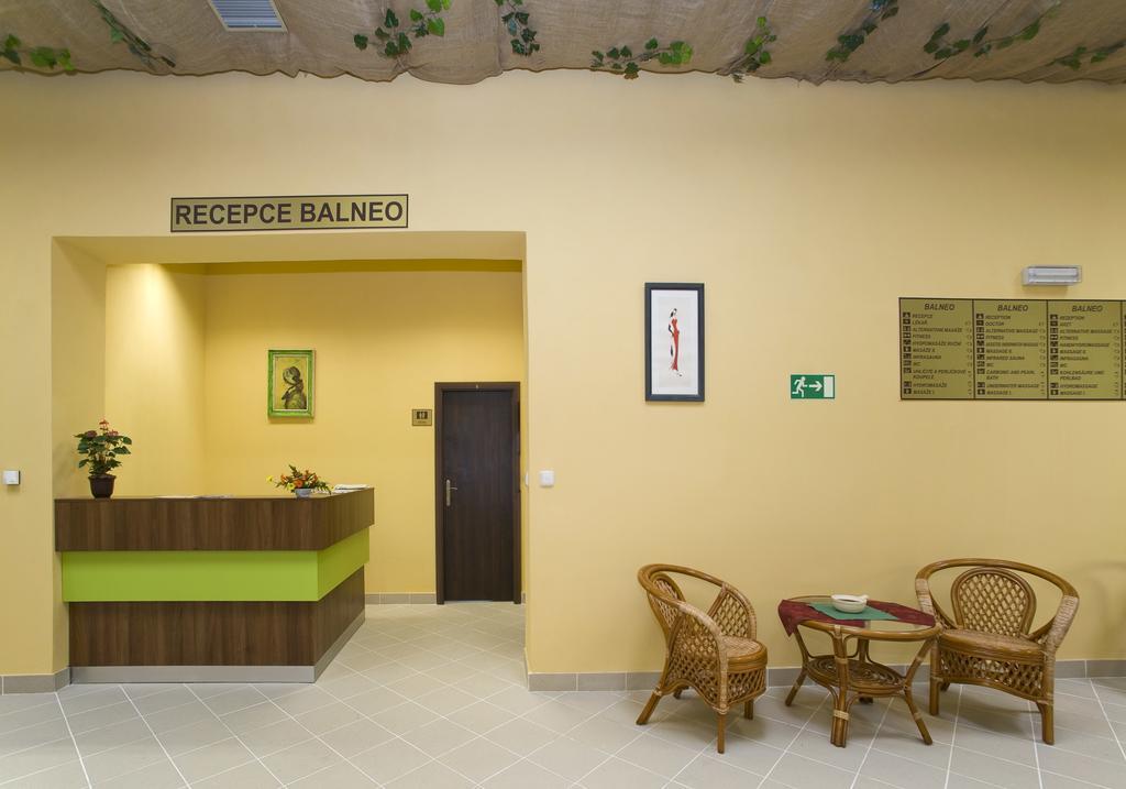 Hotel Zamecek Podebrady Exterior photo