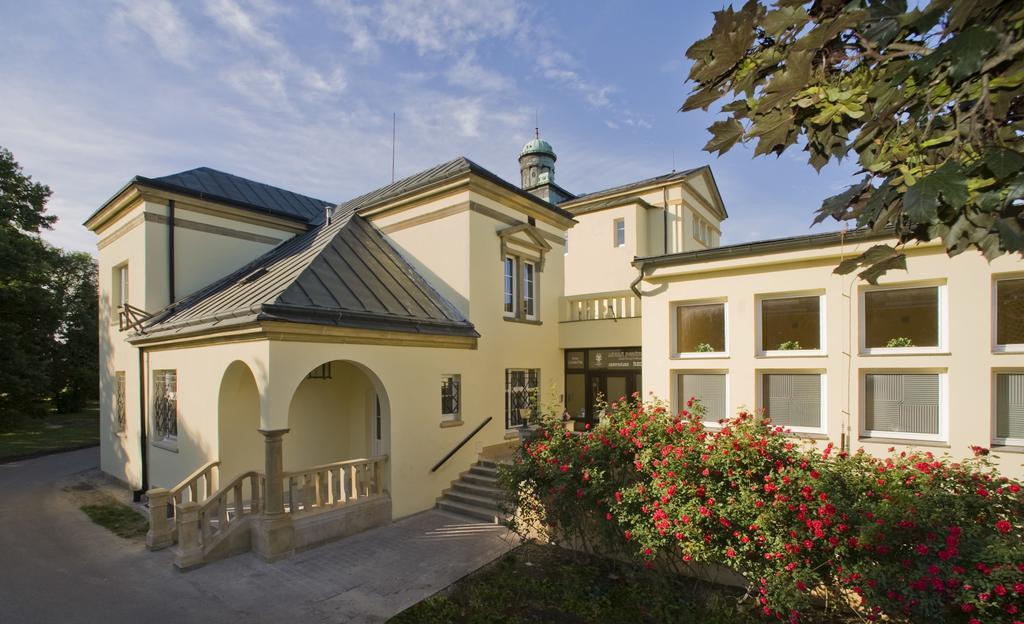 Hotel Zamecek Podebrady Exterior photo